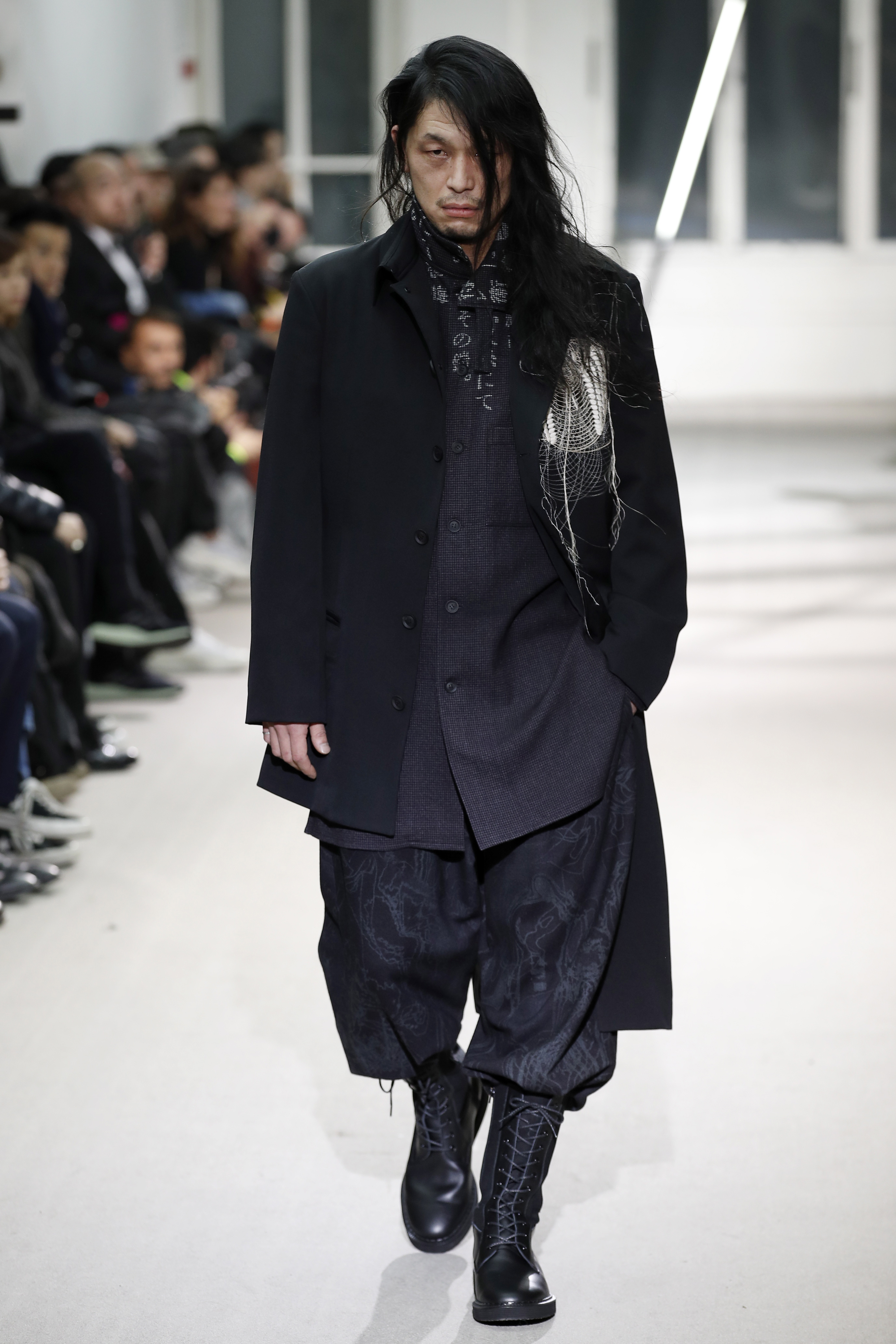 巴黎男装周——山本耀司发布秋冬男装(2)