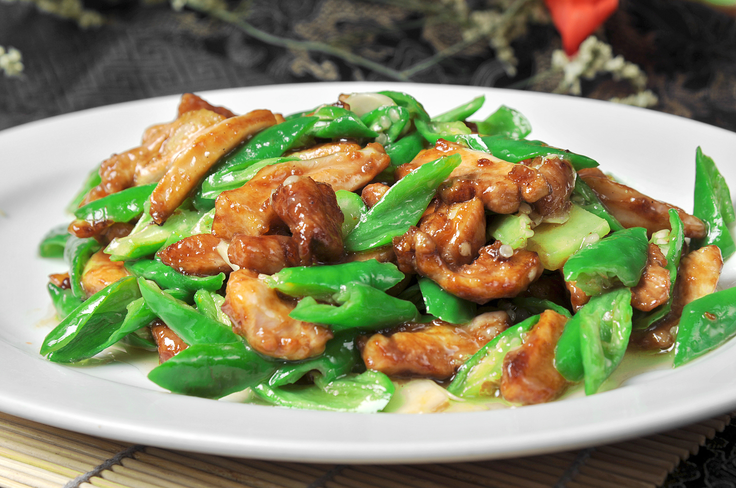 每日推荐六道美味炒菜:六道香气扑鼻,美味的美食,尖椒嫩滑鸡