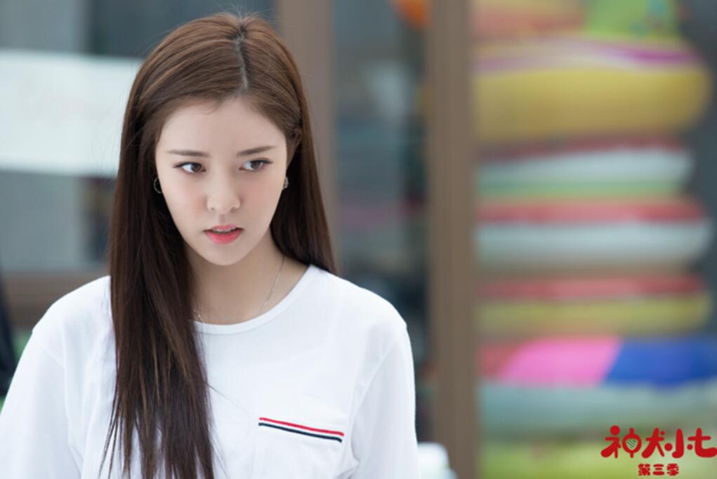 《神犬小七3》开播 宋妍霏反差萌戏内女汉子戏外精致girl