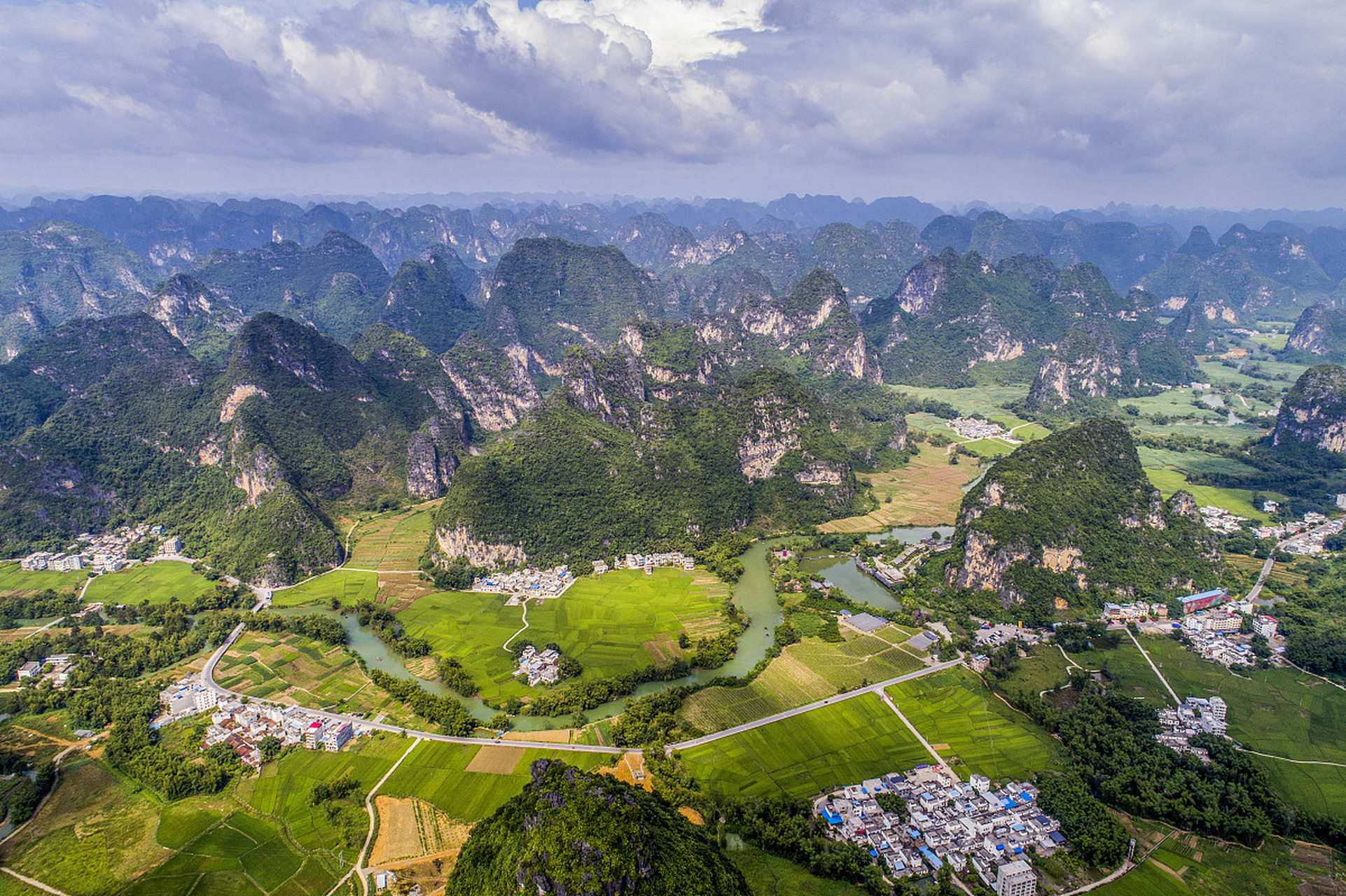平南县是中国广西壮族自治区的一个县级市,这里有着众多的自然和人文