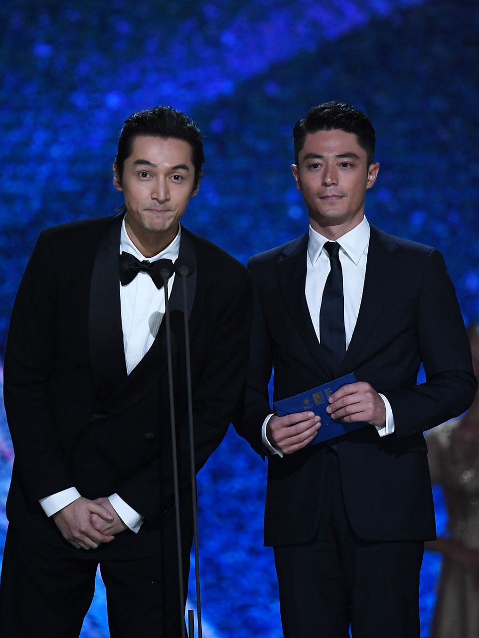 胡歌和霍建华在事业巅峰期组成了这个"老干部"组合,但两人却不约而同