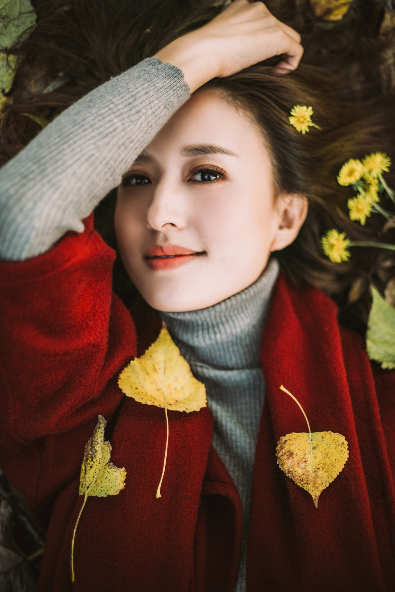 她被称为第一眼美人,担任央视主持重任,生产时遭遇大出血