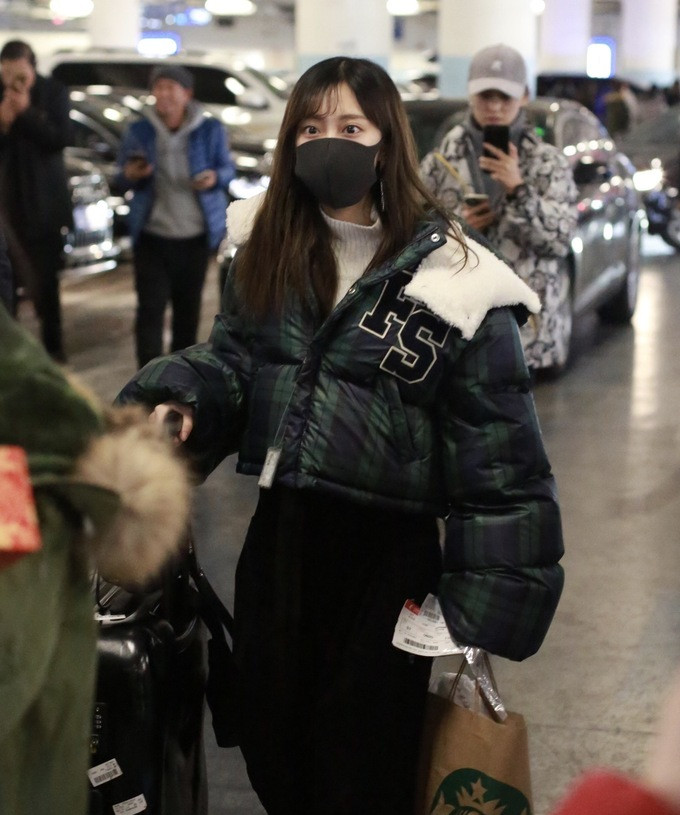 snh48,冯薪朵现身机场