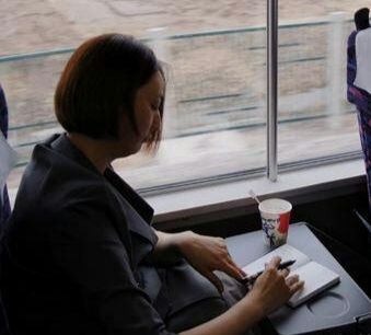 余亚文:乘车偶感