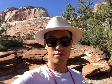 11月30日杨祐宁微博晒图,粉丝神评论亮了