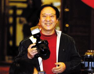 曾经连续上14次春晚,68岁的牛群,近照曝光和美女搭档一同主持