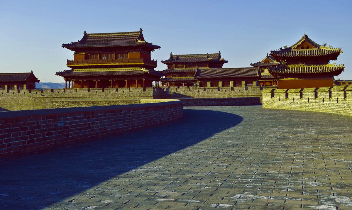 入画客多是,归云燕半因. 南城门楼子(永泰门)