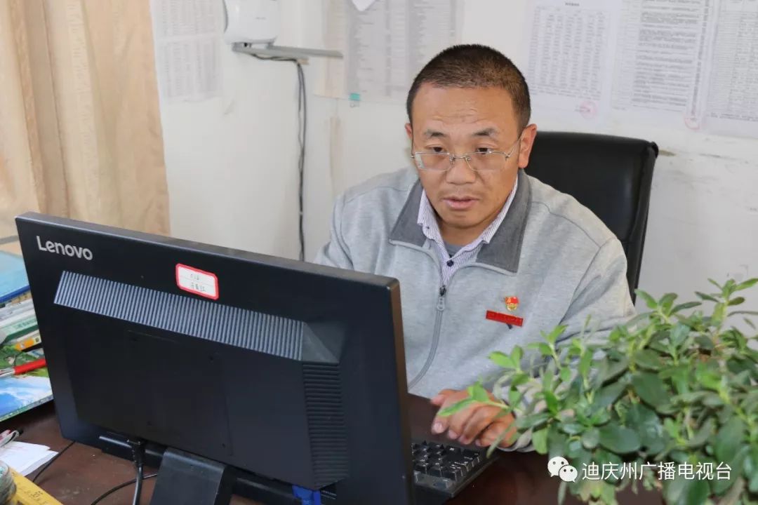 中学教师李金平 在"平"凡的岗位上闪耀"金"色的光芒