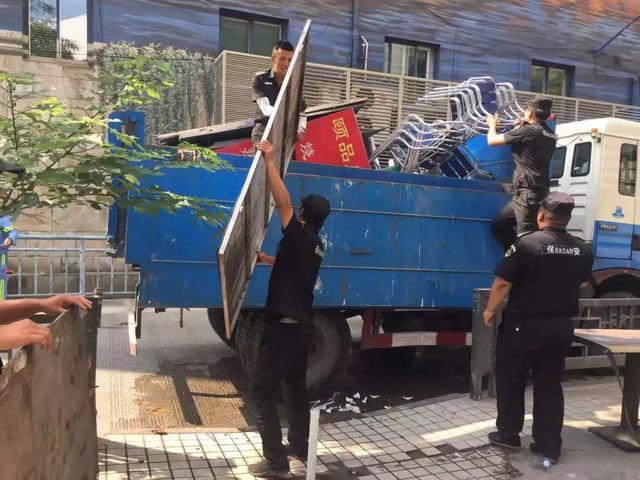 油烟扰民,房屋渗水,偷倒垃圾……区长周敏浩做客"夏令热线"解民生难题