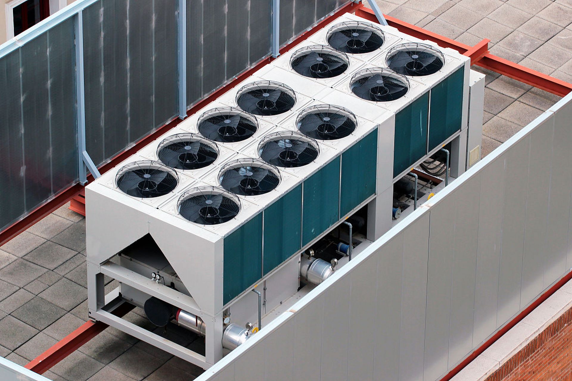 【低温空气源热泵在严寒地区】复叠式热泵:重叠式热泵是一种热泵系统