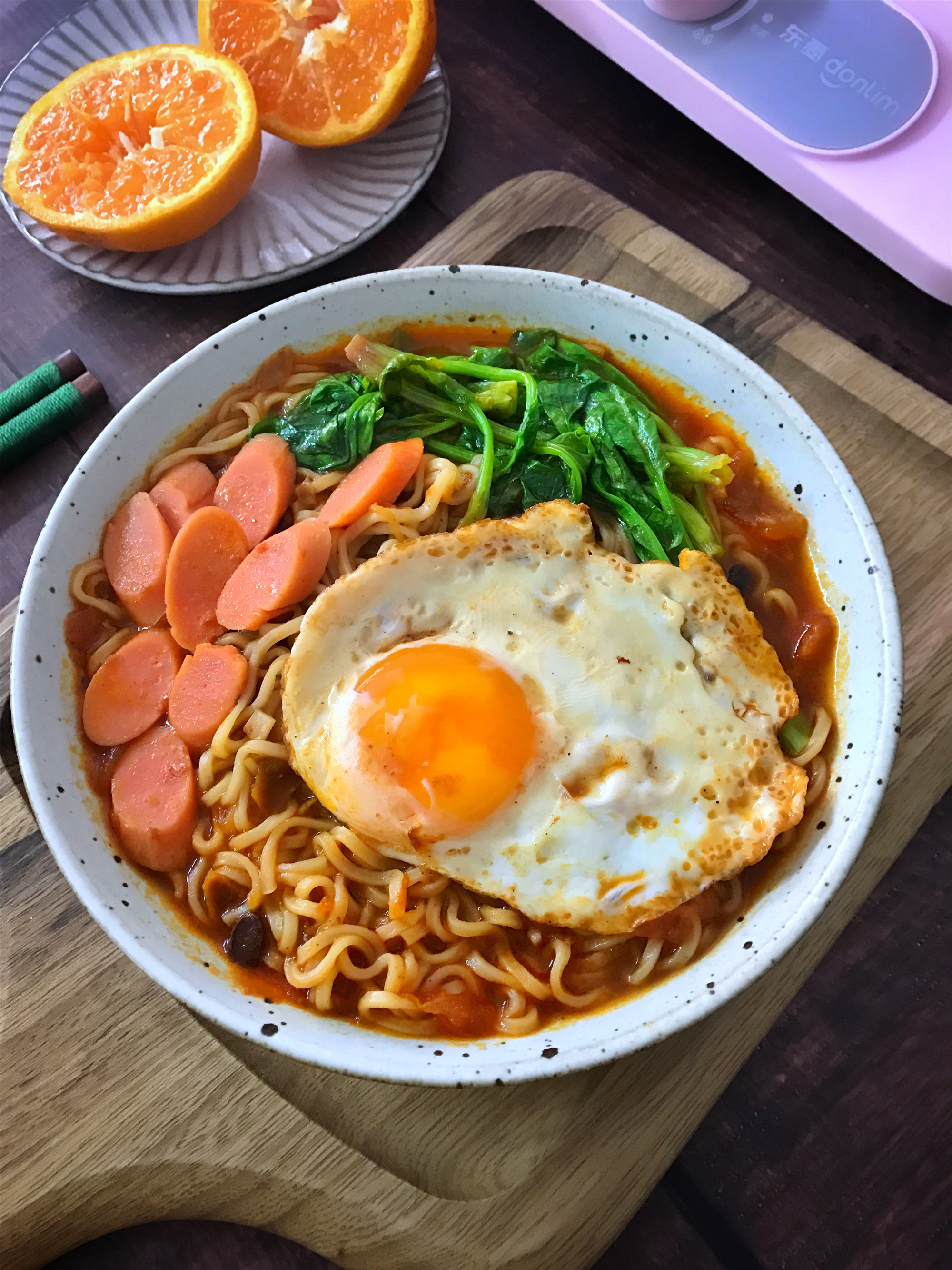 快手懒人早餐,10分钟搞定网红泡面,香辣鲜美,真过瘾!