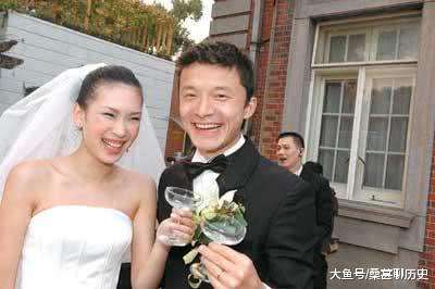 43岁谢晖现状:前妻是模特,如今迎娶外国女友,网友表示很羡慕