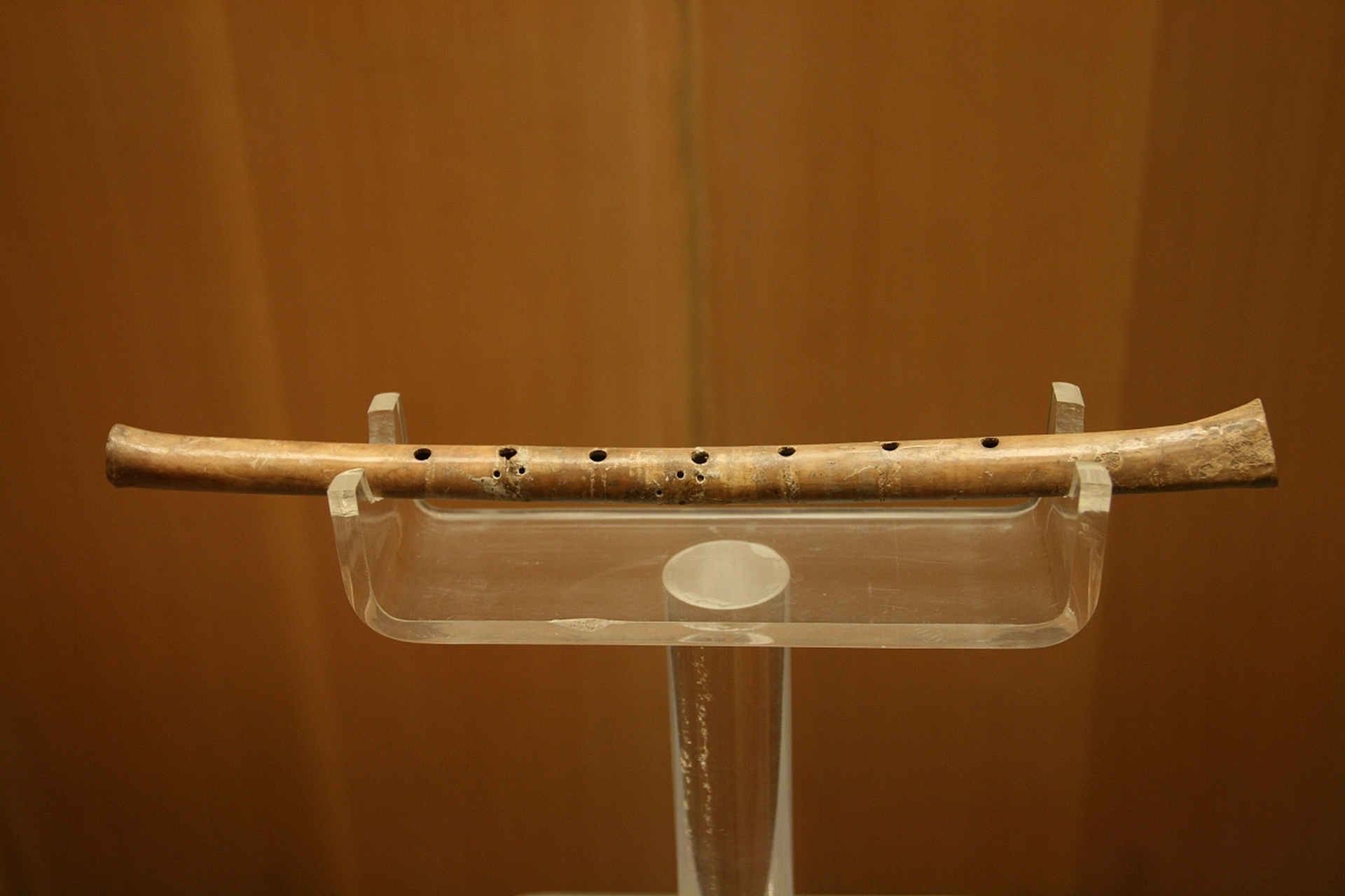 滥竽充数的竽是古代吹奏乐器,滥竽充数比喻没有真才实学的人混在行家