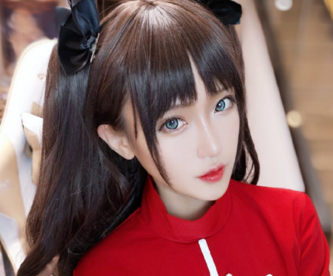 腐团儿深夜cos圣诞女郎,把"钢管舞"改成"光管舞,粉看傻了