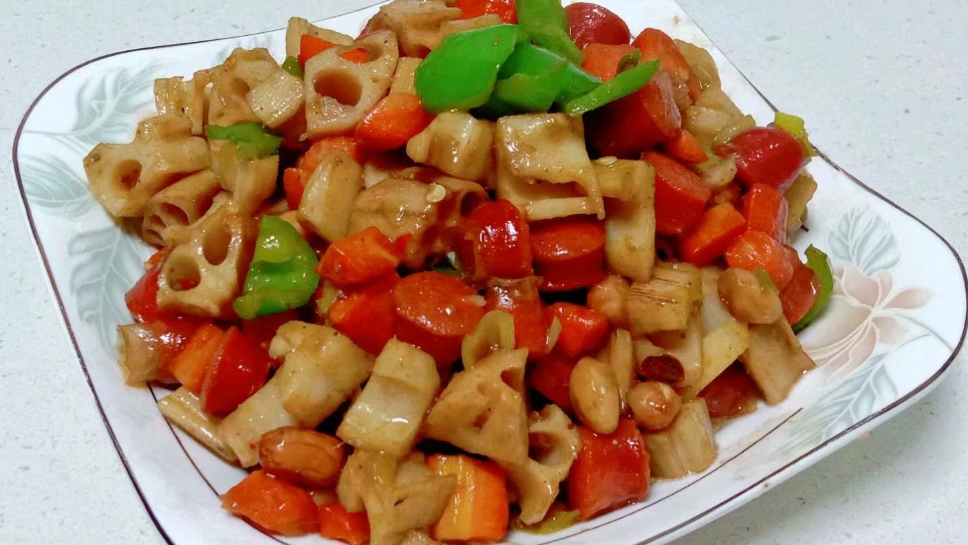 素炒藕丁的家常做法,咸香味美,下饭解馋