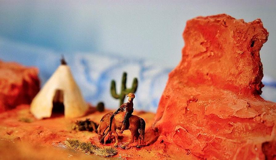 手工制作模型场景 美国西部风情 沙漠中的小站