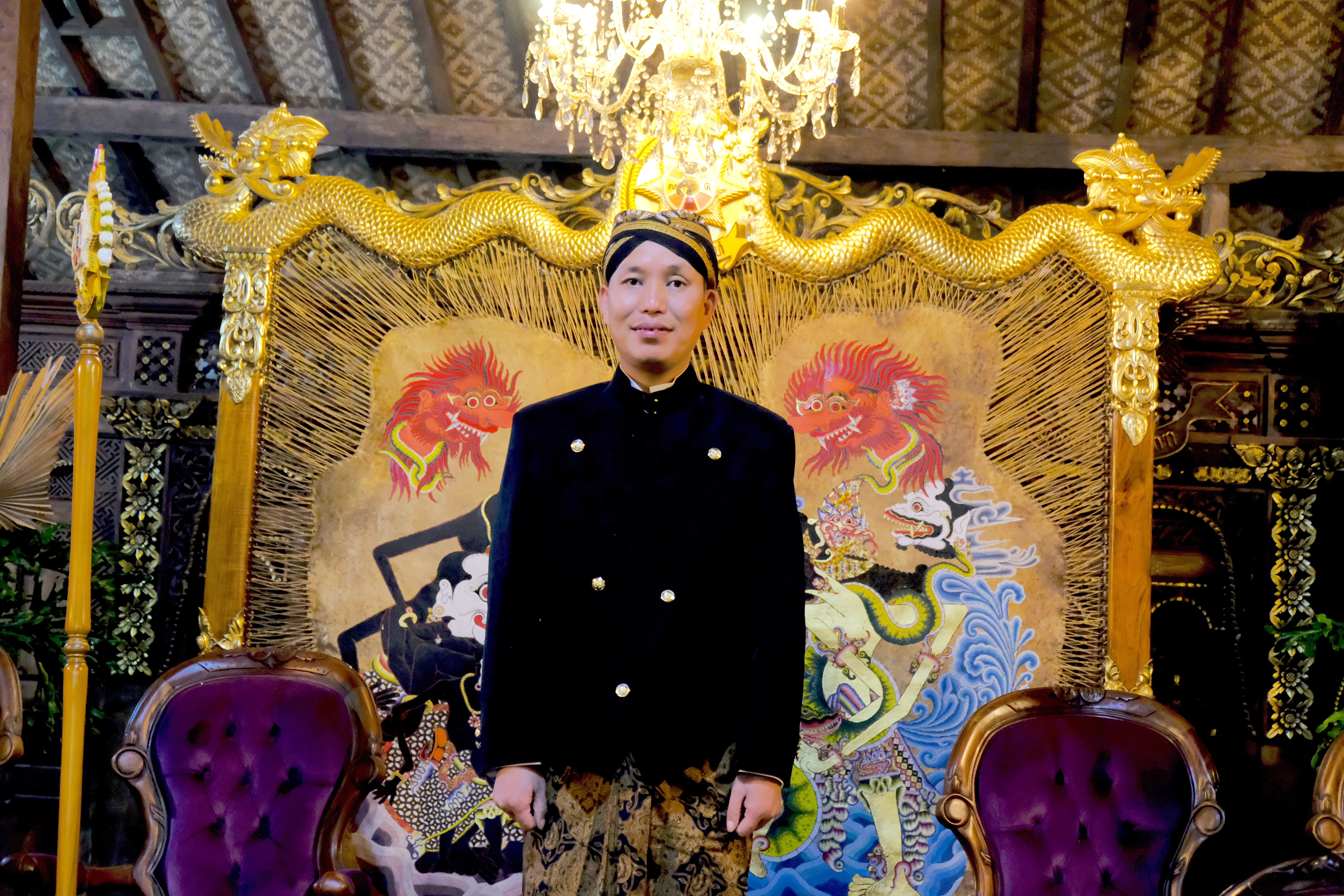 印尼皇室为中国学者陀乾秋授勋,总统特使lenis kogoya到场祝贺