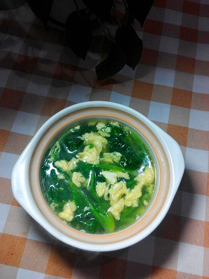 吃饭前先来碗汤暖暖胃吧:超简单菠菜蛋花汤,热热乎乎喝了好舒服