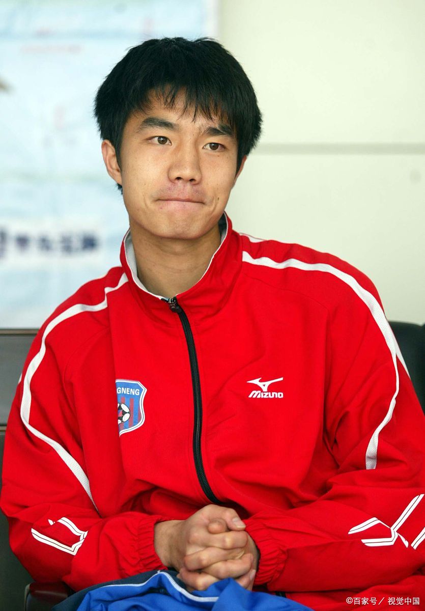 中超三消息!谭望嵩和罗歆犯规,赵旭日怒喷边裁,国安归化归来!