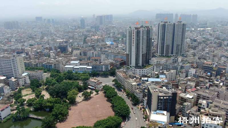 航拍广东罗定市,广东历史文化名城,美丽的城市风景,旅游,旅途风光,好看视频