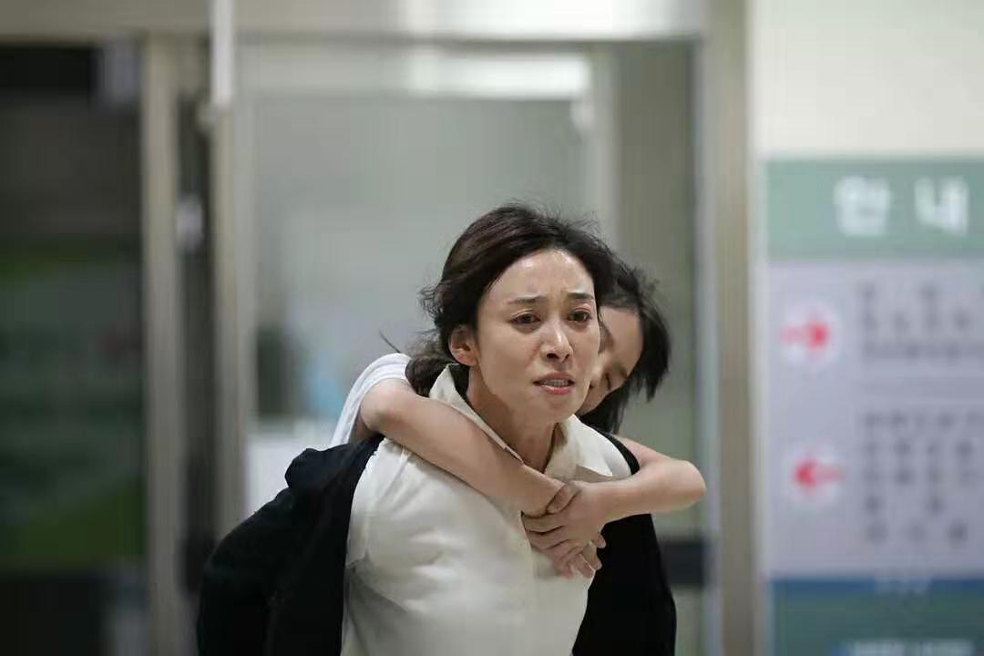 母亲为了替女儿报仇,用尽全部积蓄杀死凶手《公正社会》