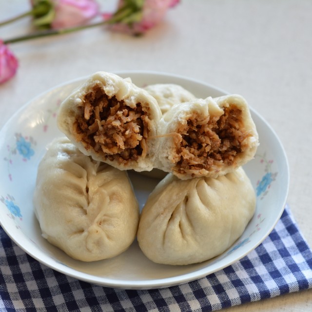 猪肉萝卜馅包子,皮薄馅大,不破皮不漏汤,早餐来一个就够了