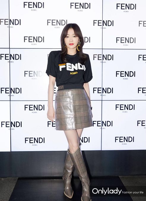 请来邓伦,还让秦岚董洁两位"皇后"对擂,fendi要搞大事情啊!