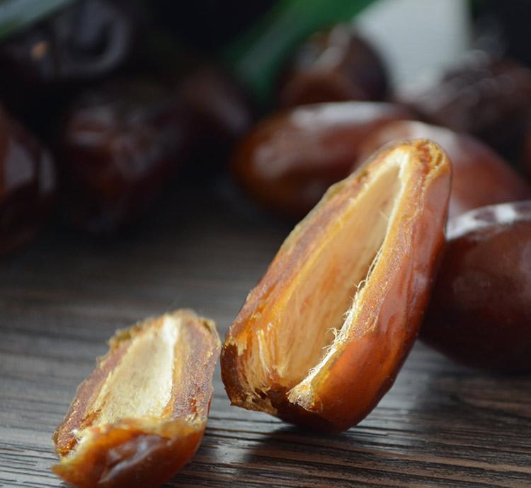 椰枣味道鲜美,椰枣有什么功效和作用,吃椰枣要注意什么?