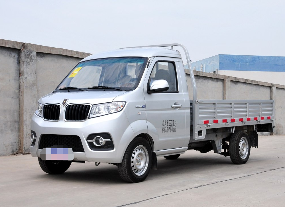 典雅大气的基础上,金杯t302015款1.3l 标准型,又增加了年轻动感