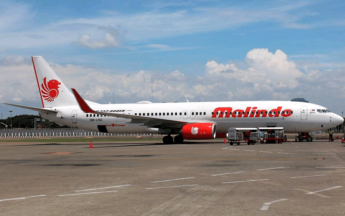 坠机不到10天,印尼狮航又出现了事故,客机起飞时撞击左翼断裂