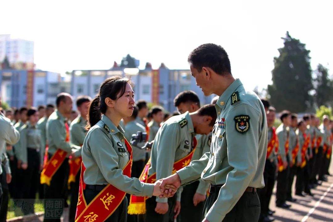 技术级军官转业有什么硬性规定,可以一直干到退休吗?