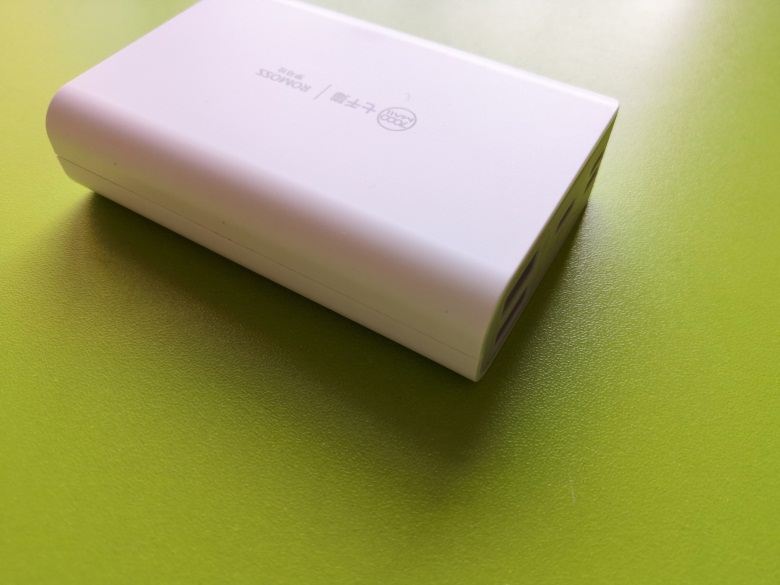 别看迷你小身材,充电看我的罗马仕 sense 4mini