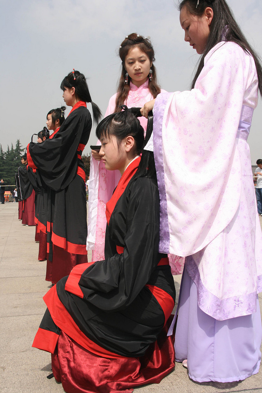 笄禮是古代嘉禮的一種,為漢族女子的成年禮,俗稱