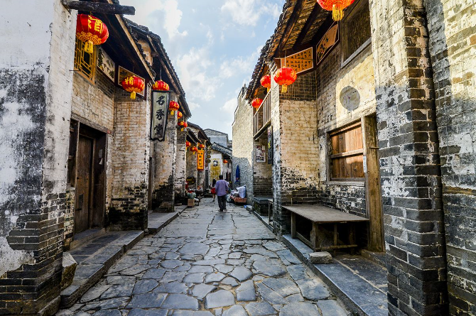 喜欢古老的小镇,体验小桥流水人家的景色,远离城市的喧嚣