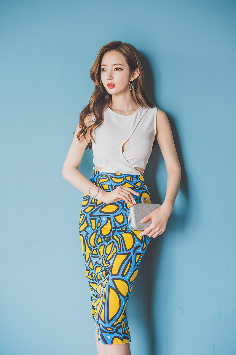 勾勒女人线条美的同时,也能很好的御寒,让女人越发迷人.