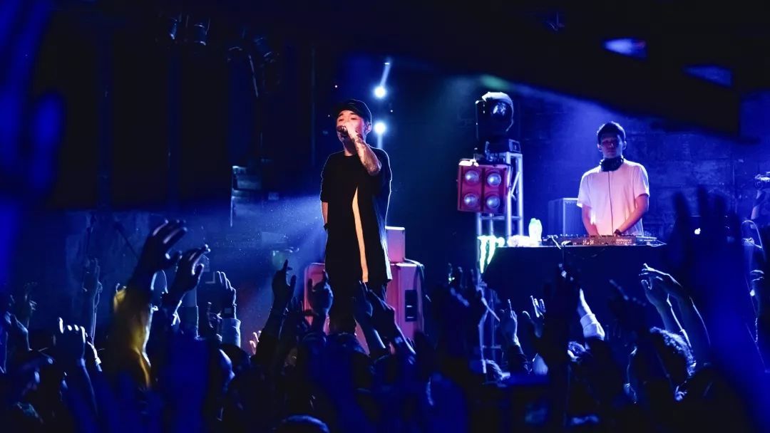 这是说唱圈名字最怪异的组合,凭借一首《个人简介》火的一塌糊涂