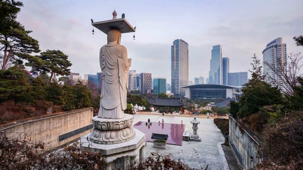 韩国首尔, 奉恩寺大佛:奉恩寺始建于794年,此后几乎一直保持原貌,寺内