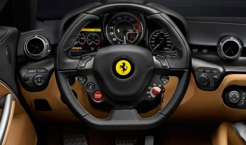 属于豪车的平底式方向盘,地板式油门,有何优点?看看行家怎么说