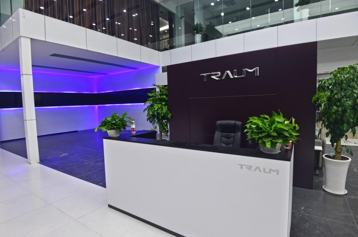 光看君马4s店的装饰就知道,君马汽车应该是个时尚,年轻化的车