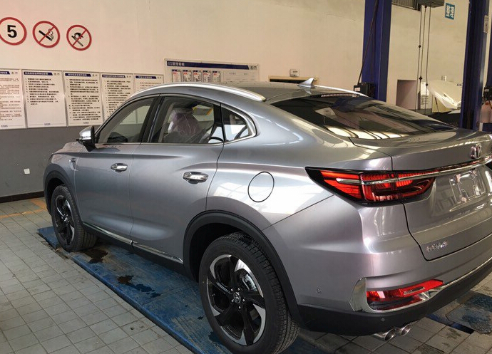 网友花17.19万提前拿下长安cs85顶配灰色,网友:果然是真爱粉