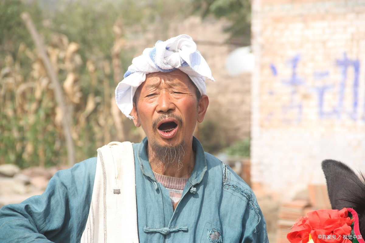 土家风俗:头上包帕子是什么意思