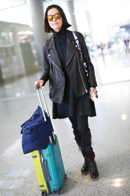 杜鹃不愧是超模!怎么穿都有高级感,穿件机车皮衣炫酷风变冷淡风