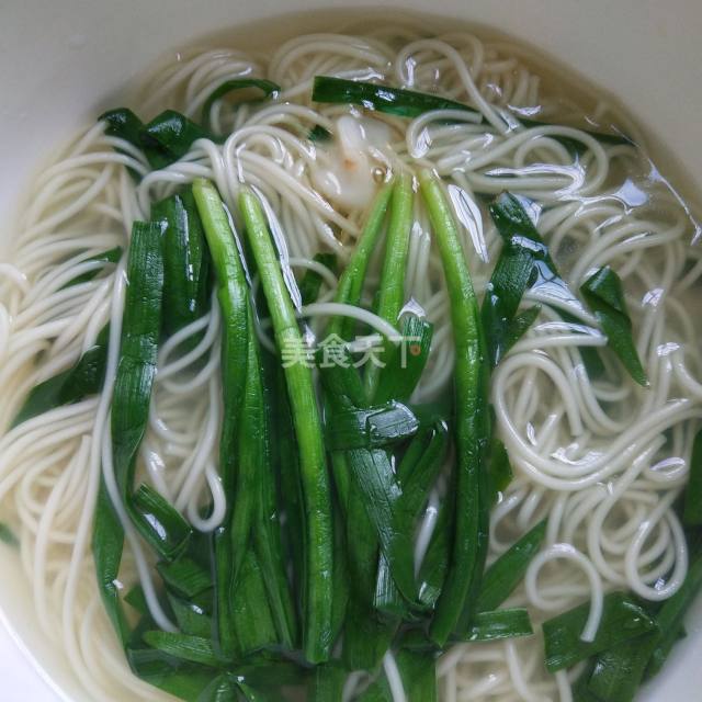 韭菜鸡蛋面,清淡可口,早餐来一碗鲜美又暖身