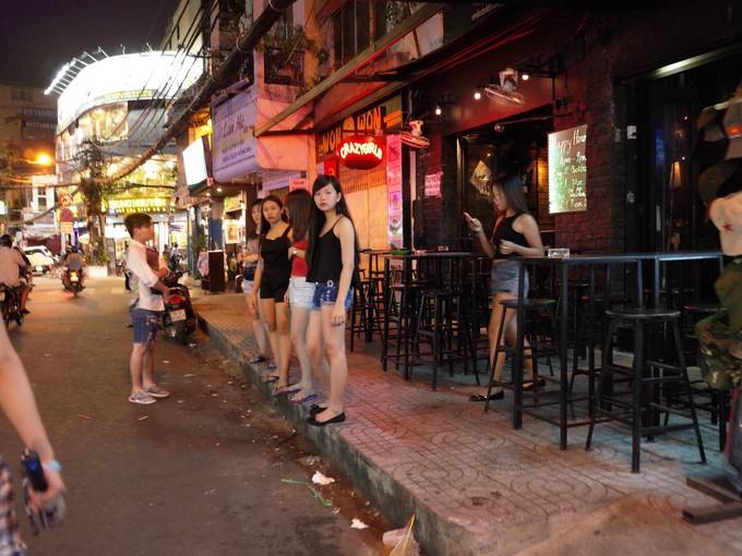 越南的夜生活有多丰富?不愧是男人的天堂,游客来了都不愿意走