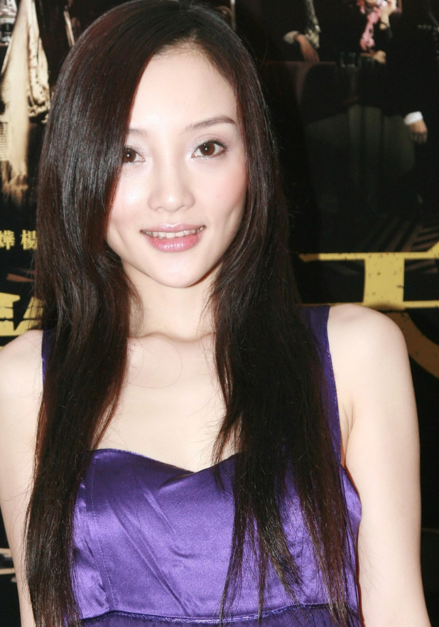 李小璐清纯旧照曝光 眉眼间灵气十足像周迅