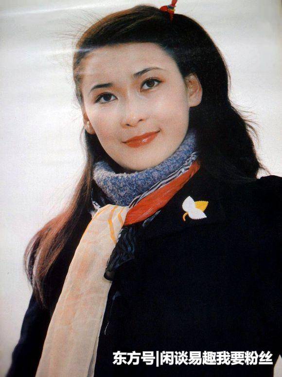 她当时为了更好诠释杨玉环这个角色,不惜增肥50斤,上图是她的写真照