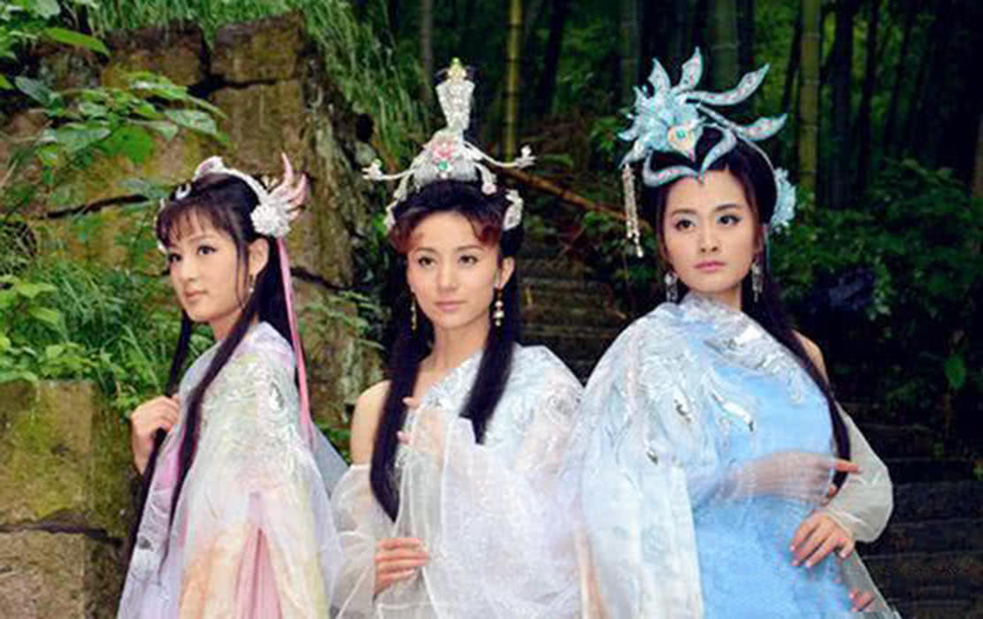 被压在山下的四个神仙,二郎神亲戚占了两位,第一位实力远超悟空