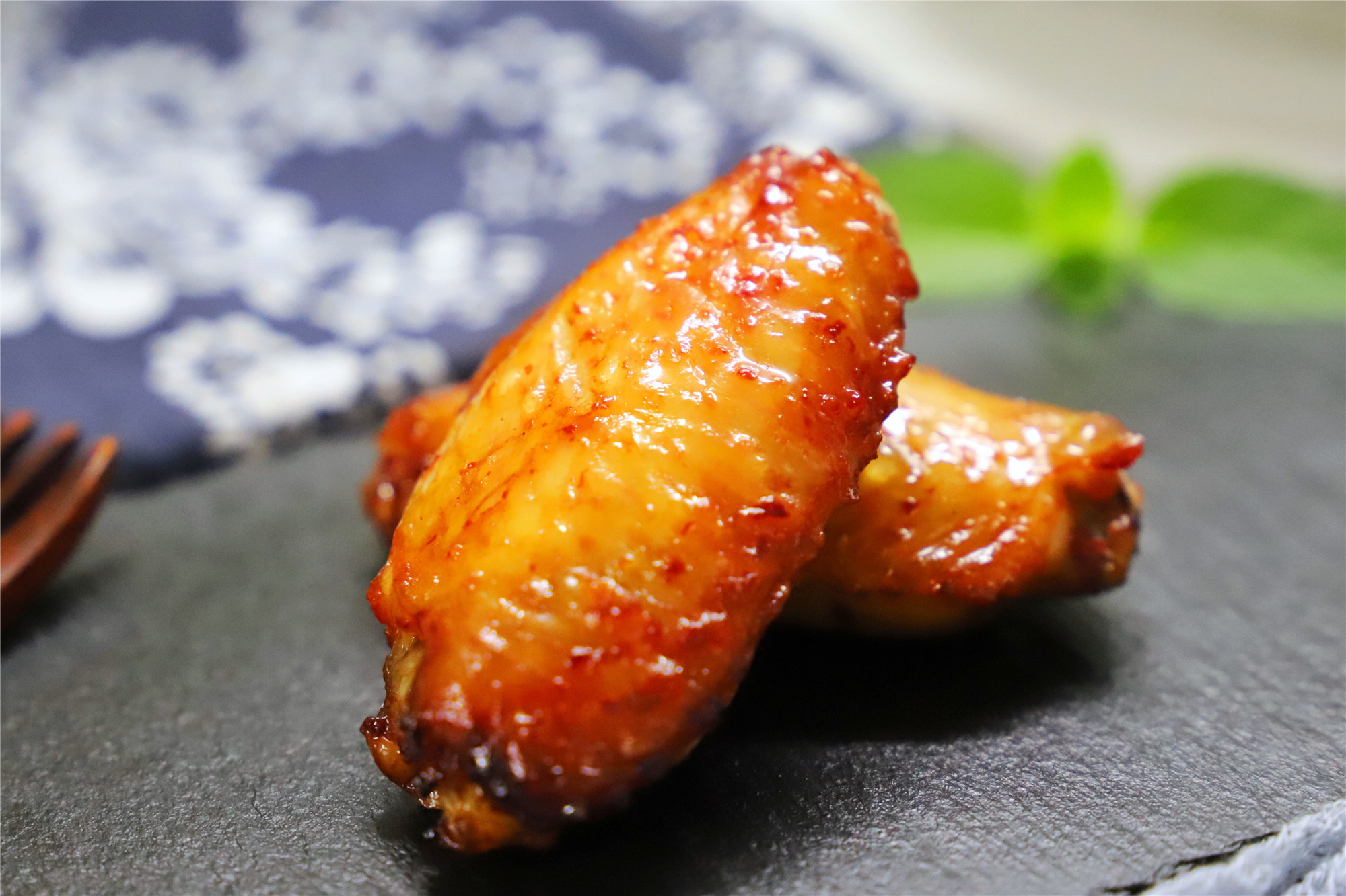 教你鸡翅秘制做法,不煎不炸,无油更健康,皮脆多汁,香到流口水