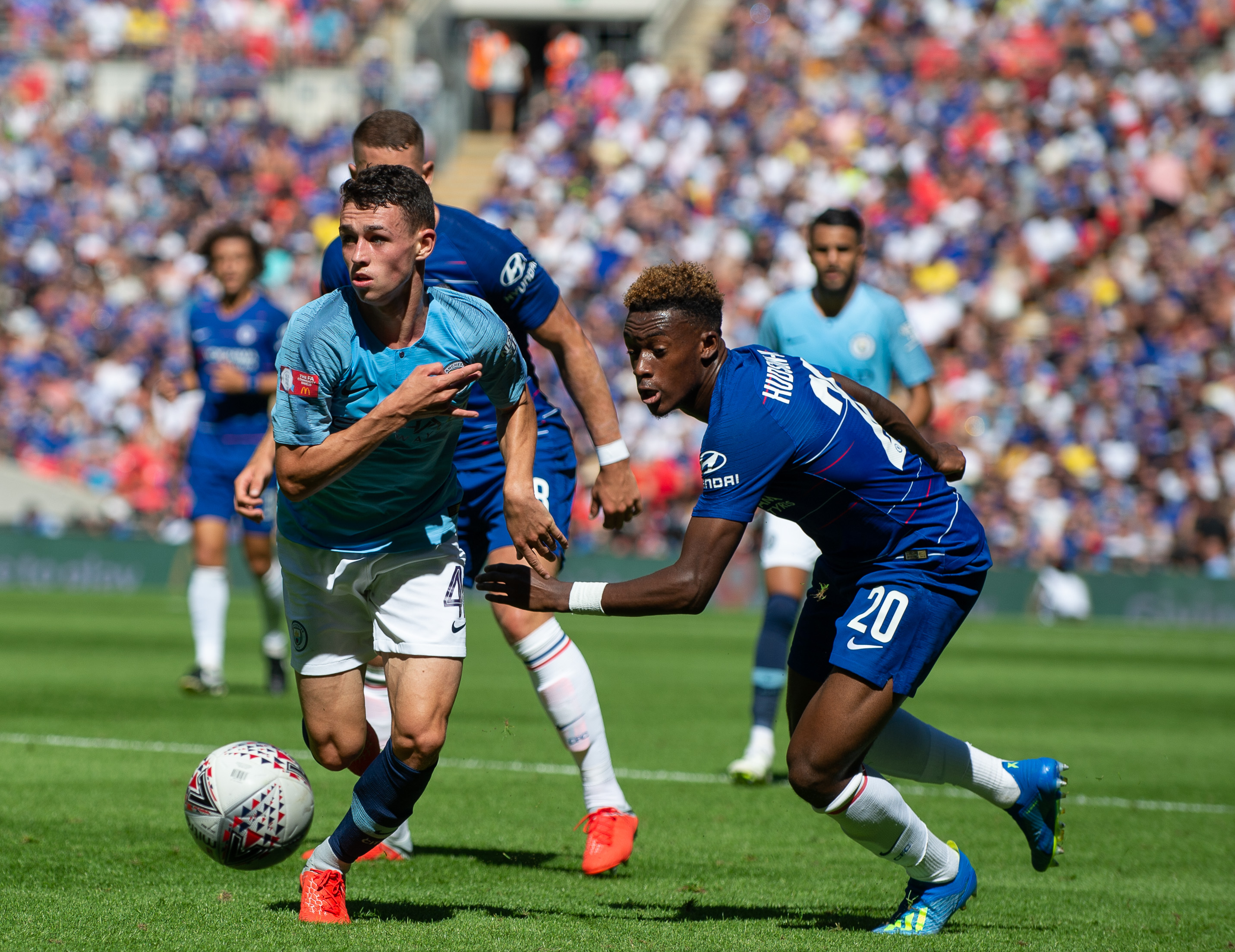 足球——社区盾杯:曼城队夺冠(7)