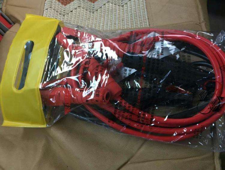 可以跟汽车借电发动摩托车吗？